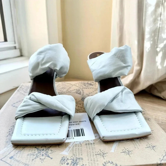 New Free People Alohas Natasha Puffy Mule Heels Sandals White US 6.5 / EUR 37 - Picture 7 of 14